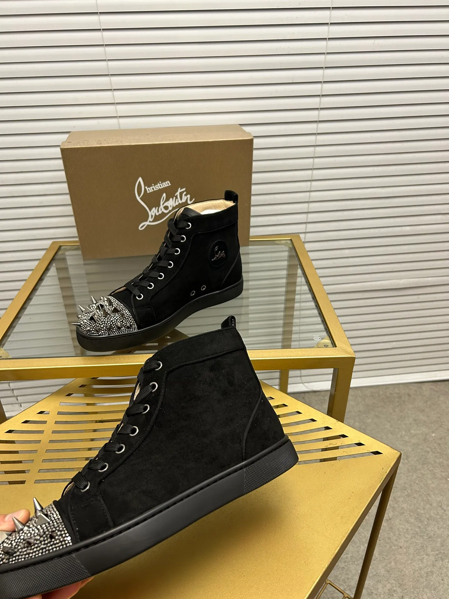 (Customized model) Ex-factory price is 540. christian louboutin (CL red sole shoes) counter series, casual sneakers for couples 📢 📢 📢 Exclusive hot style release 🎈🎈💪 Movable latex feet 👻 Finished outsole line [Proud] 😝Female 35-40# Male 38#-46, global supply😝 [Top version]: Original imported genuine leather upper, top original leather lining, original molded TPU outsole, original 1:1 detail processing, original shoe last,
